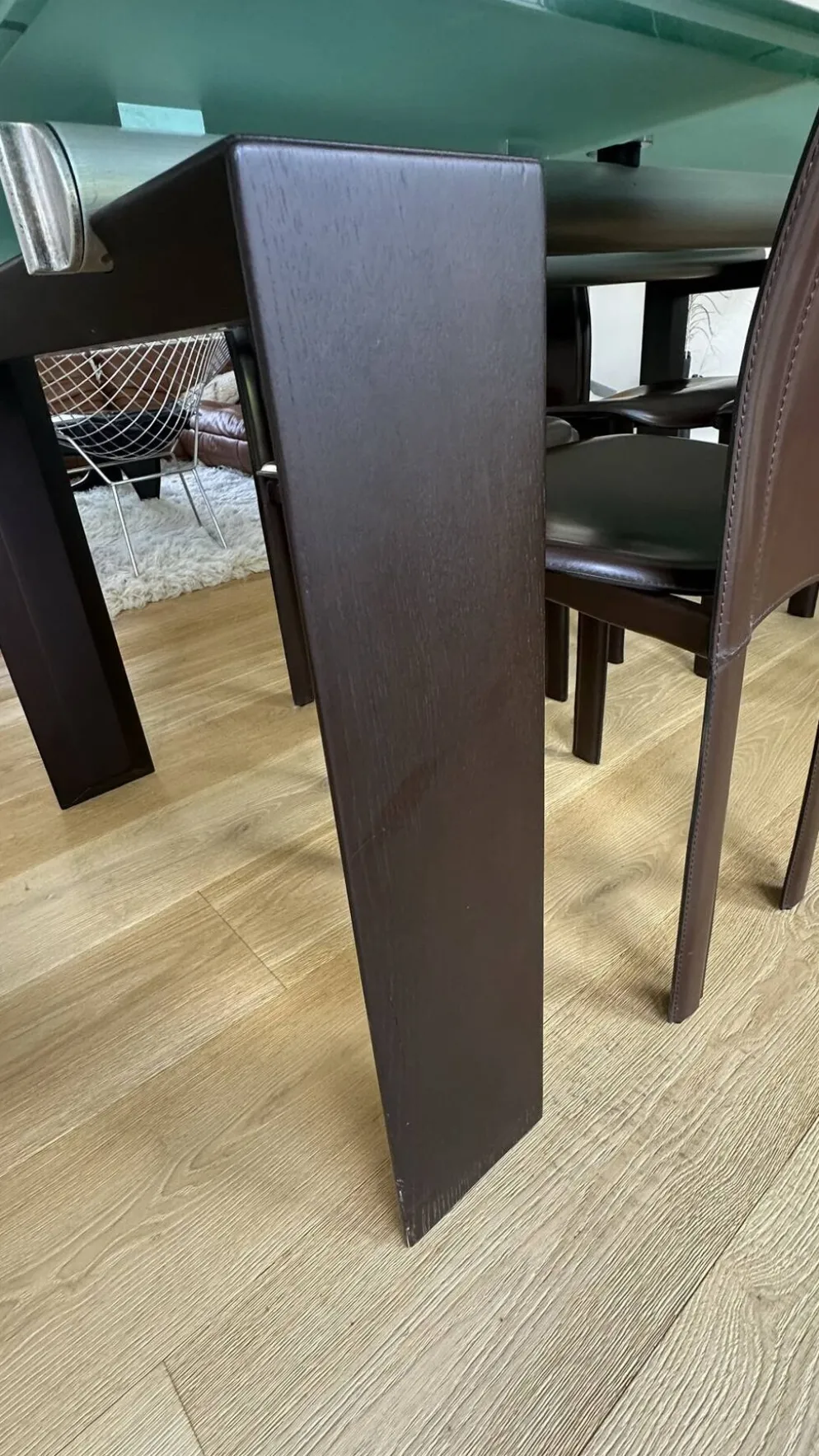 Table de repas extensible modèle Stilt par Decoma Design pour Desalto,
