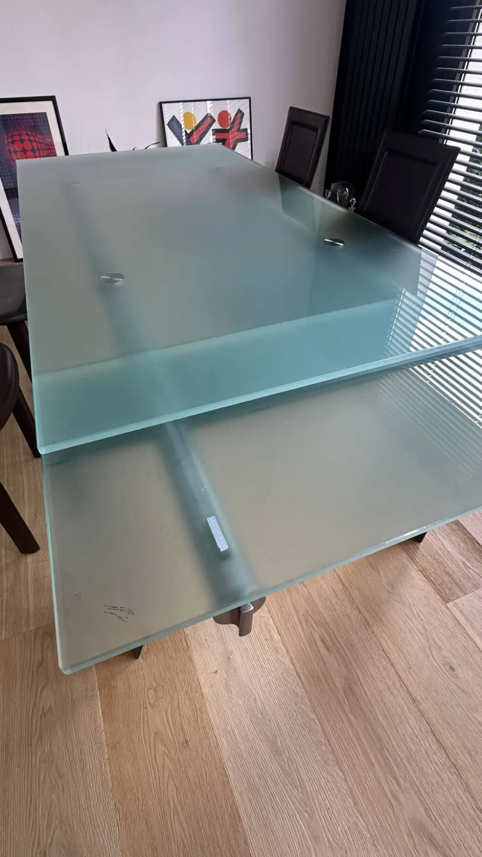 Table de repas extensible modèle Stilt par Decoma Design pour Desalto,