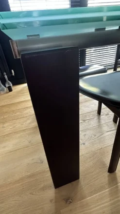 Table de repas extensible modèle Stilt par Decoma Design pour Desalto,