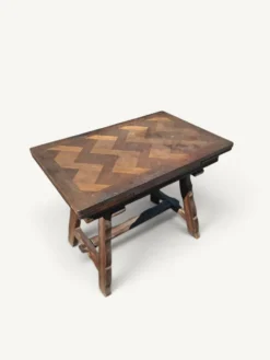 Table de repas extensible rustique en chêne parqueté