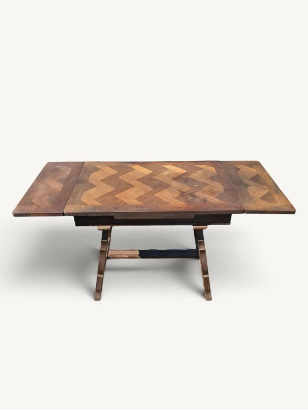Table de repas extensible rustique en chêne parqueté