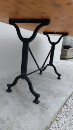 Table de restaurant bistrot en fonte -1m76