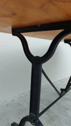 Table de restaurant bistrot en fonte -1m76