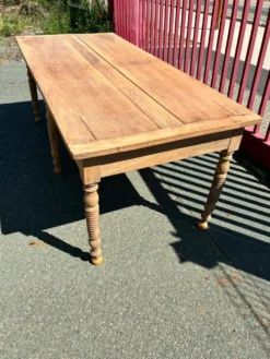 Table de salle à manger