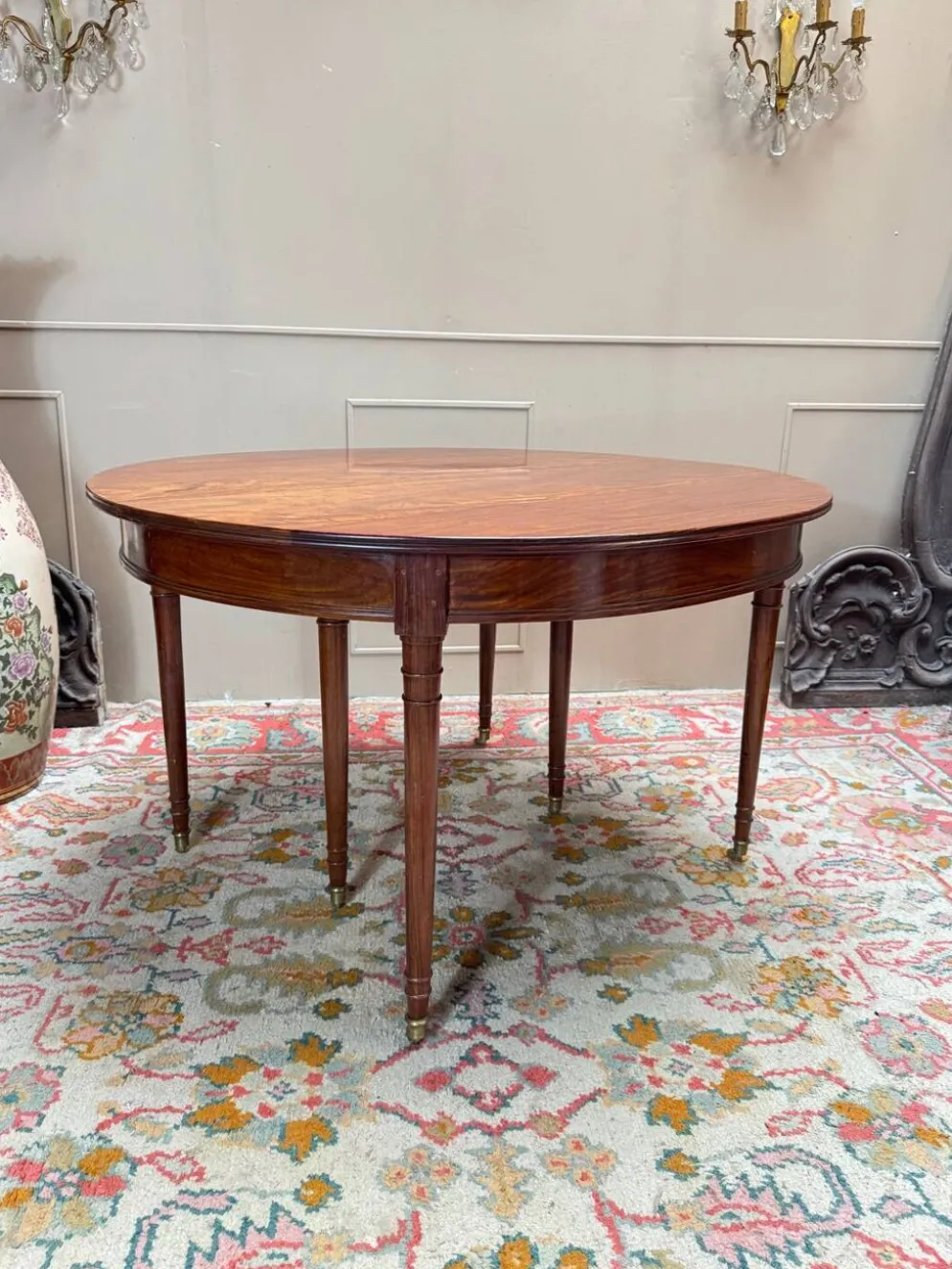 Table de salle à manger a bandeau en acajou de style louis xvi