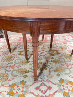 Table de salle à manger a bandeau en acajou de style louis xvi