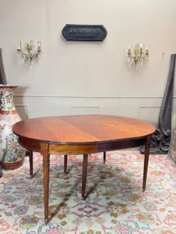 Table de salle à manger a bandeau en acajou de style louis xvi