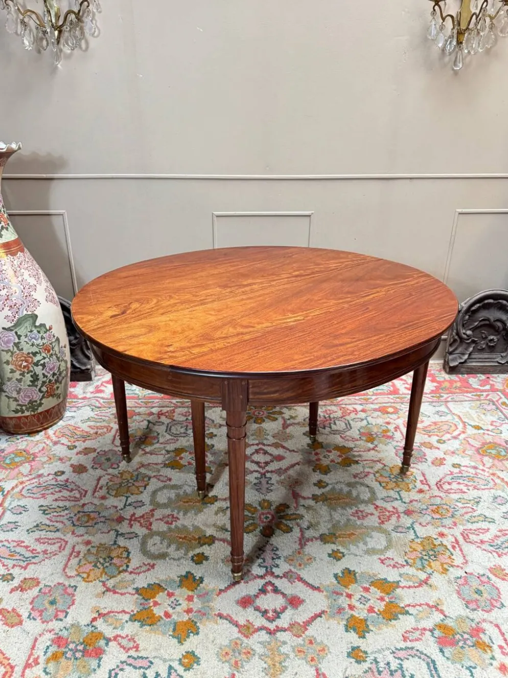 Table de salle à manger a bandeau en acajou de style louis xvi