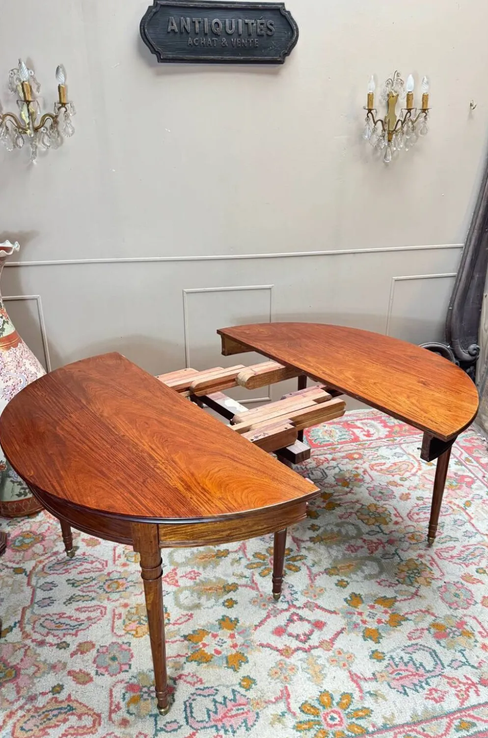 Table de salle à manger a bandeau en acajou de style louis xvi
