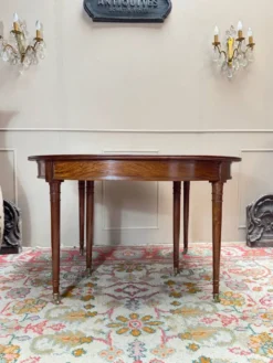 Table de salle à manger a bandeau en acajou de style louis xvi