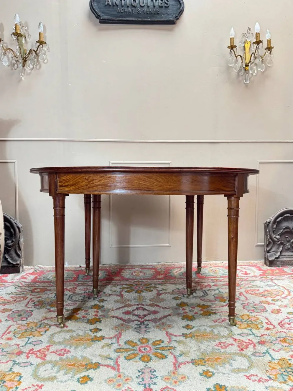 Table de salle à manger a bandeau en acajou de style louis xvi