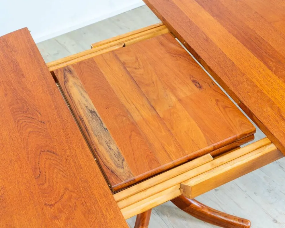 Table de salle à manger années 70 en teck massif, au design scandinave