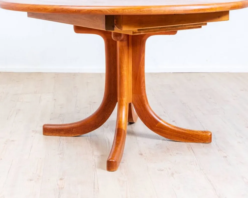 Table de salle à manger années 70 en teck massif, au design scandinave