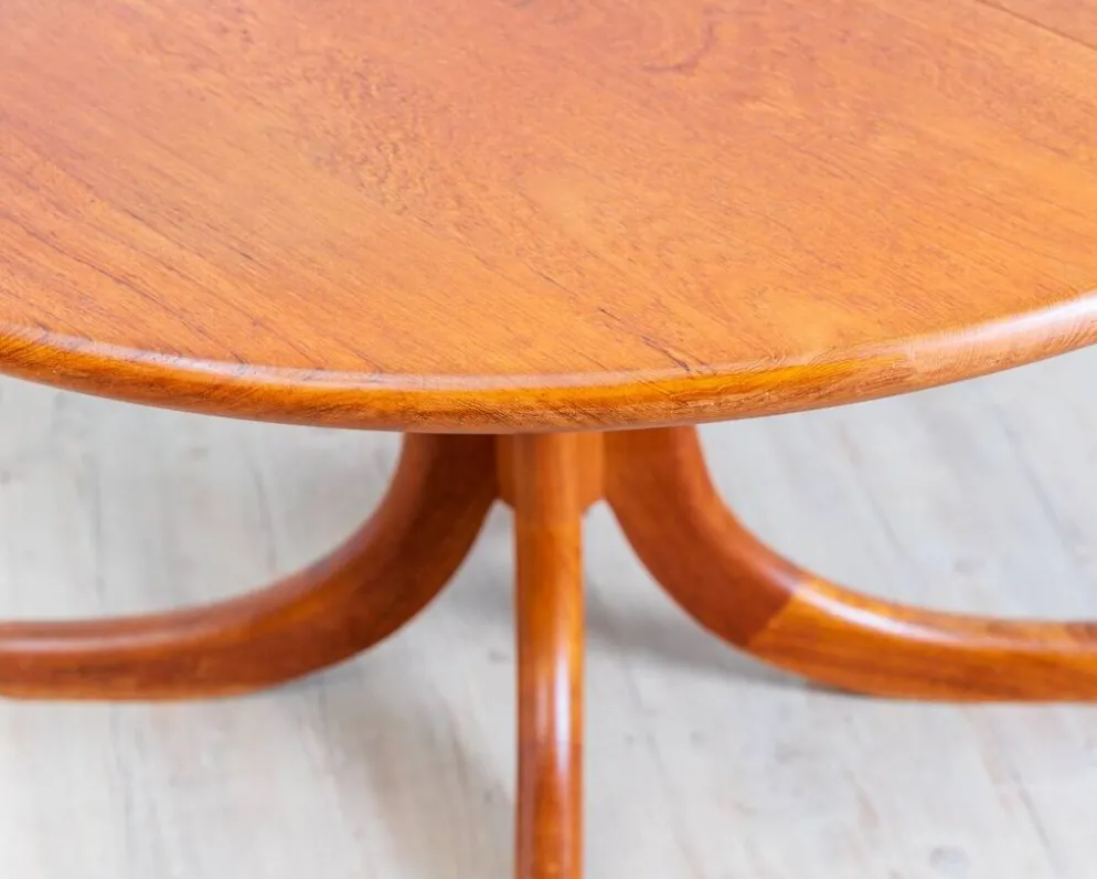 Table de salle à manger années 70 en teck massif, au design scandinave