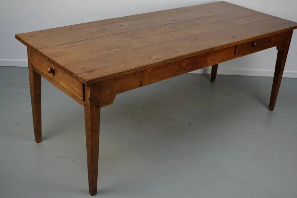 Table de salle à manger de ferme française rustique en chêne antique, datant de la fin du 19ème siècle.
