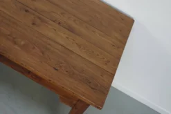 Table de salle à manger de ferme française rustique en chêne antique, datant de la fin du 19ème siècle.