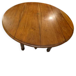 Table de salle à manger en noyer – Époque Restauration / Charles X – XIXe