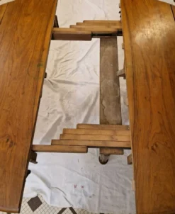 Table de salle à manger en noyer – Époque Restauration / Charles X – XIXe