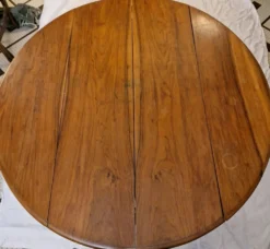 Table de salle à manger en noyer – Époque Restauration / Charles X – XIXe