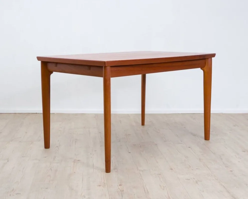 Table de salle à manger en teck, fabriquée au Danemark, par la société Glos