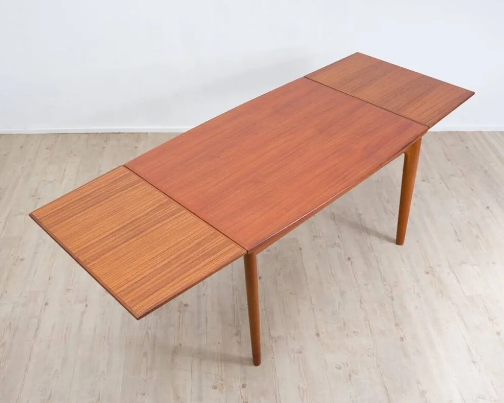 Table de salle à manger en teck, fabriquée au Danemark, par la société Glos