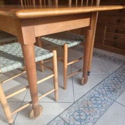 Table de salle à manger et 6 chaises en merisier massif - Roche Bobois