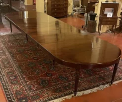 Table de salle à manger extensible d'époque Louis XVI en acajou à bandeau d