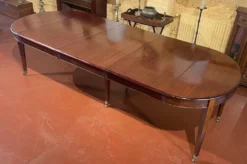 Table de salle à manger extensible Louis XVI en acajou à bandeau -19° siècl