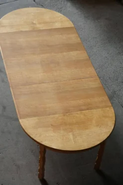 Table de salle à manger ronde en Oak du milieu du siècle avec trois rallonges, modernité danoise, années 1960