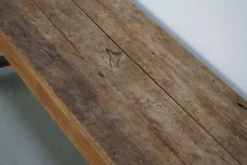 Table de salle à manger rustique française du XVIIIe siècle en vieux orme, style ferme