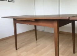 Table de salle à manger vintage