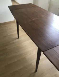 Table de salle à manger vintage