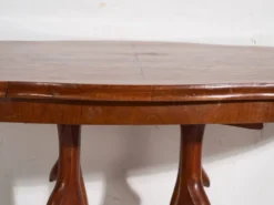 Table de salon ancienne en bois de noyer – Europe centrale, vers 1880