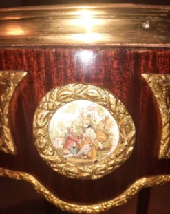 Table de salon de style Louis XVI