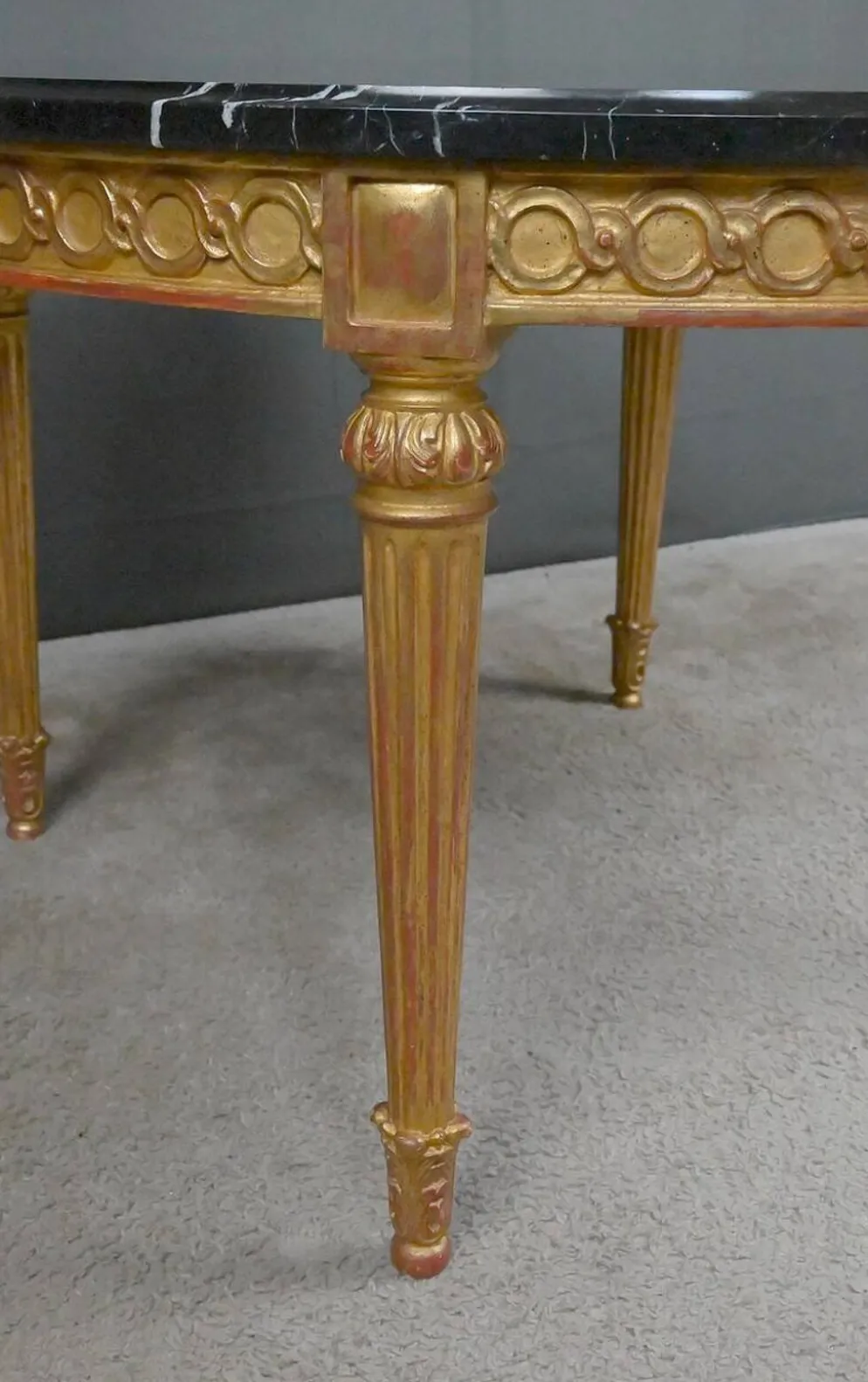 Table de Salon en Marbre & Bois Doré à l’Or fin, style Louis XVI – Milieu XXe