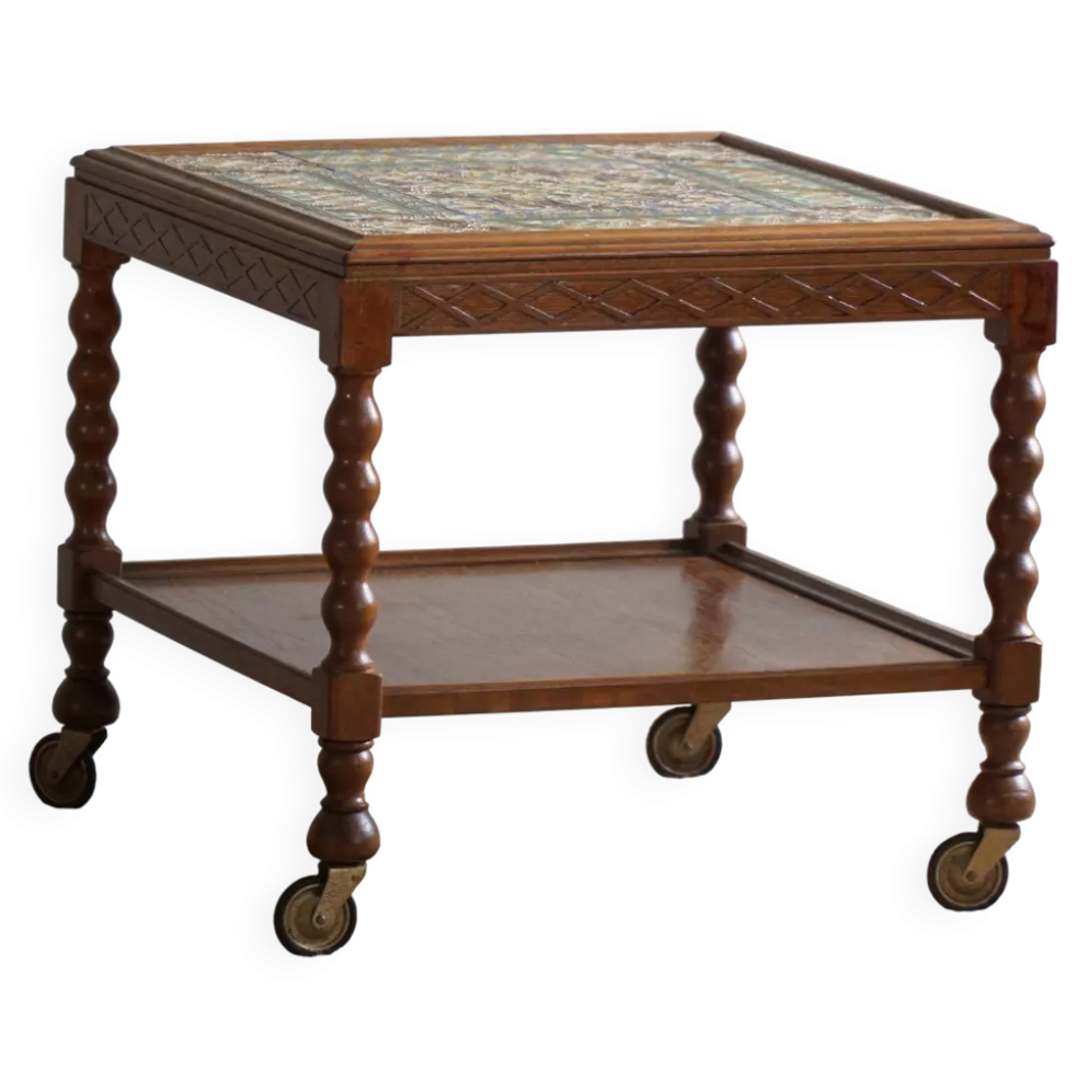 Table de service danoise moderne avec pieds tournés bobines et carreaux colorés, années 1950