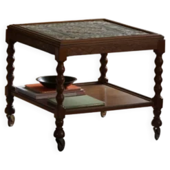 Table de service danoise moderne avec pieds tournés bobines et carreaux colorés, années 1950