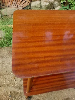 Table desserte roulante