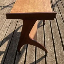 Table desserte à roulettes design 1950.
