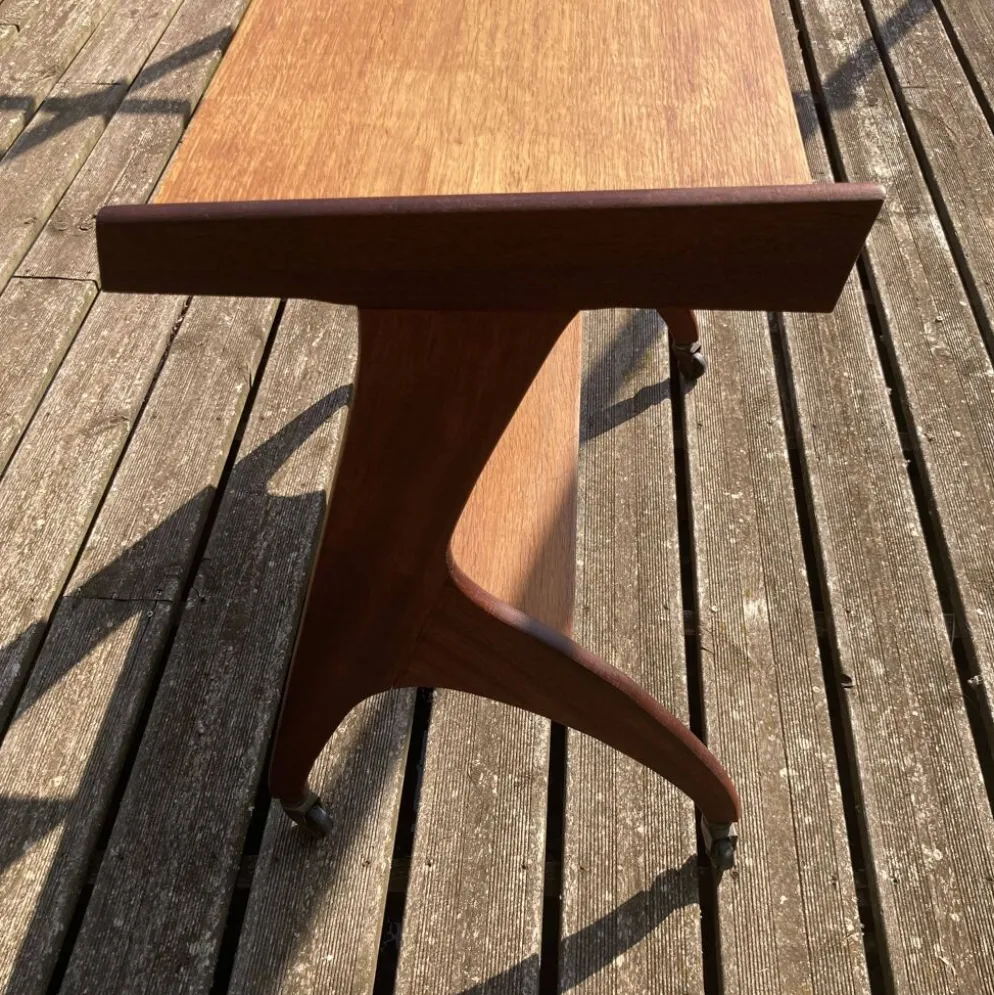 Table desserte à roulettes design 1950.