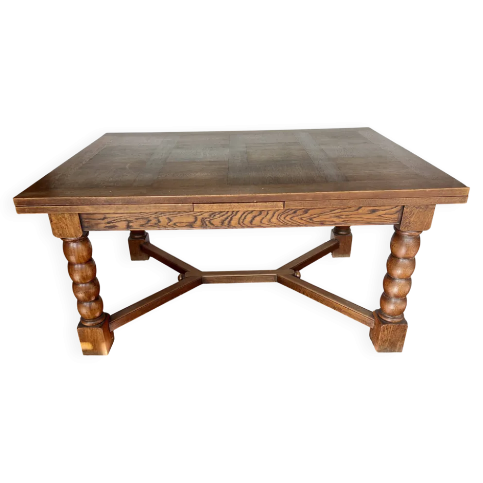 Table de style renaissance en chene massif XX siècle