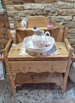 Table de toilette