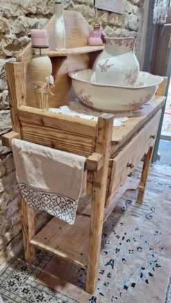 Table de toilette