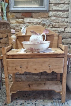 Table de toilette