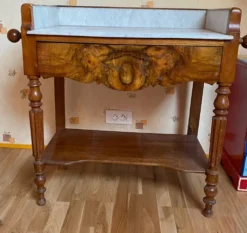 Table de toilette