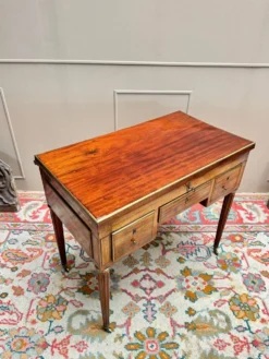 Table De Toilette Dite Coiffeuse D’homme En Acajou D’époque Louis XVI XVIII