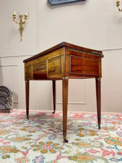 Table De Toilette Dite Coiffeuse D’homme En Acajou D’époque Louis XVI XVIII