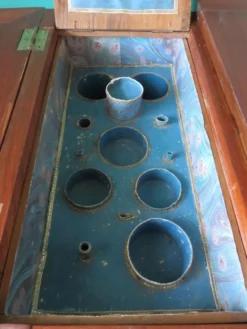 Table de toilette d'époque, fin XVIIIè en merisier massif, France vers 1770