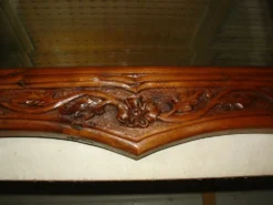 Table de toilette et son miroir en noyer vers 1880