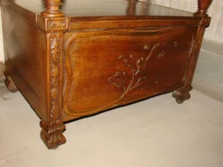 Table de toilette et son miroir en noyer vers 1880